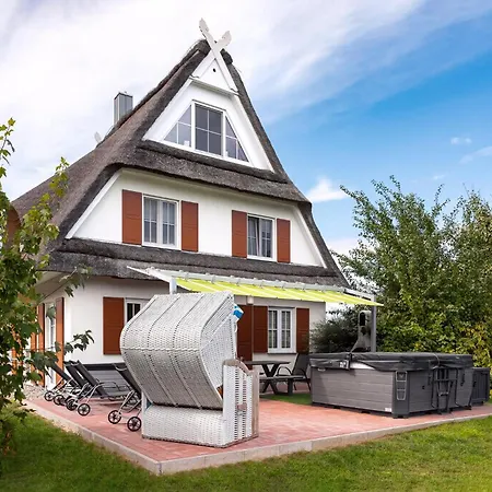 Mit Garten Und Whirlpool * Gramkow
