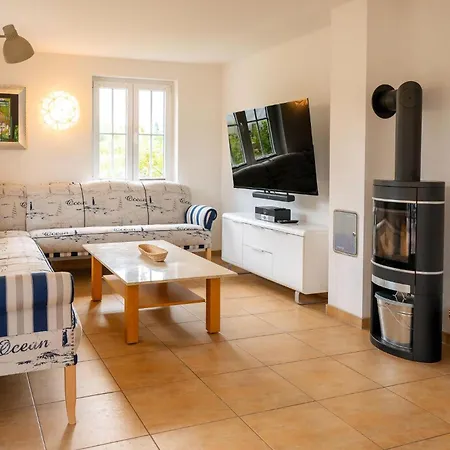 Mit Garten Und Whirlpool Holiday home Gramkow