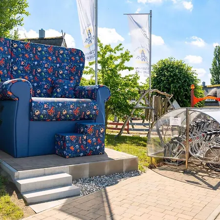Mit Garten Und Whirlpool